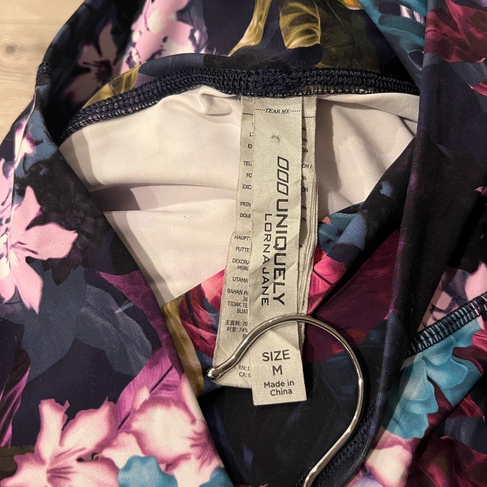 LORNA JANE Womens Size M HyperBloom Ankle Biter Leggings Navy Floral - Picture 9 of 9